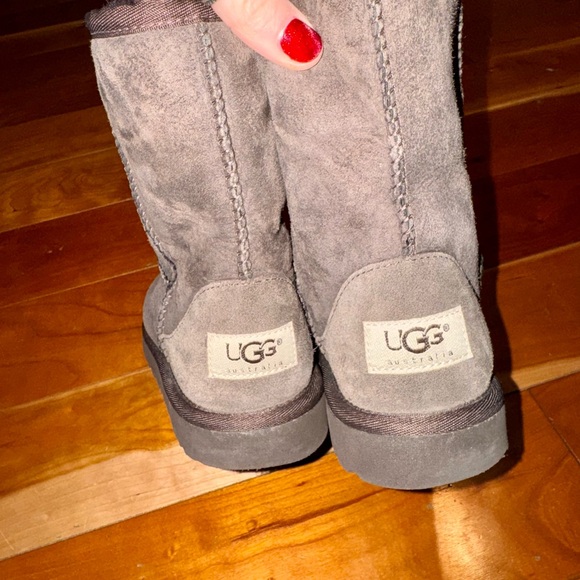 UGG Chocolate Brown Short Boots - Picture 4 of 6